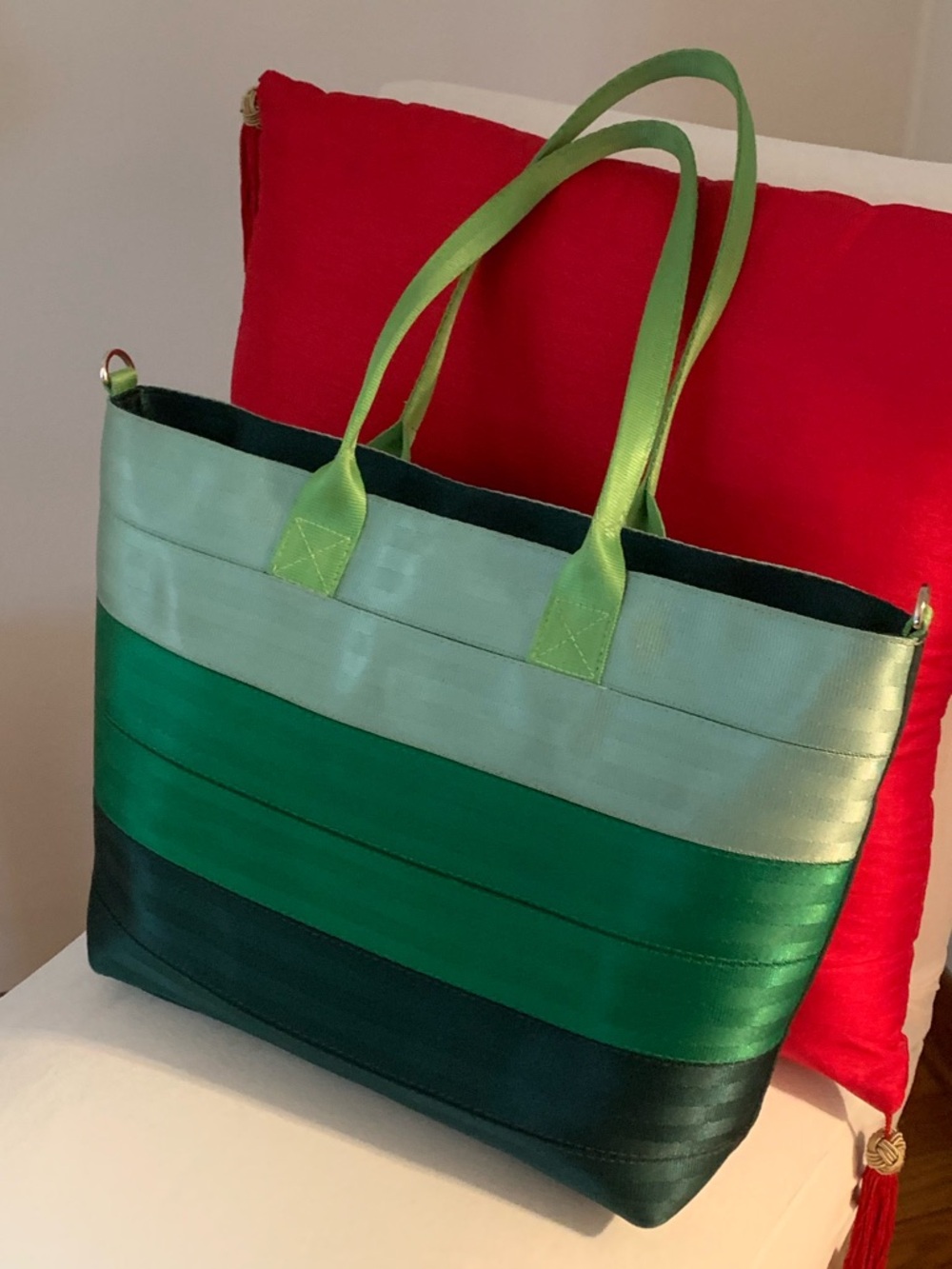 Harvey’s California Seatbelt Mixed Greens Tote Purse